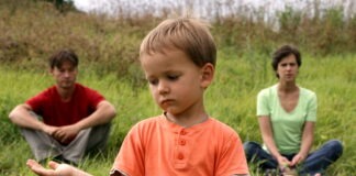 niño como balanza en medio de un conflicto de lealtades entre su papá y su mamá